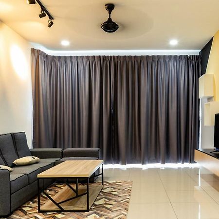 Southwest Designer Suite By D Imperio Homestay Penang バヤンレパス エクステリア 写真