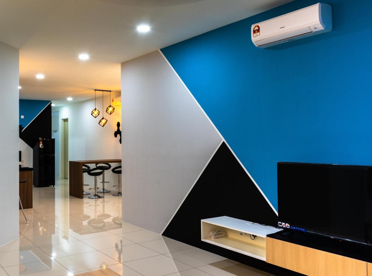 Southwest Designer Suite By D Imperio Homestay Penang バヤンレパス エクステリア 写真