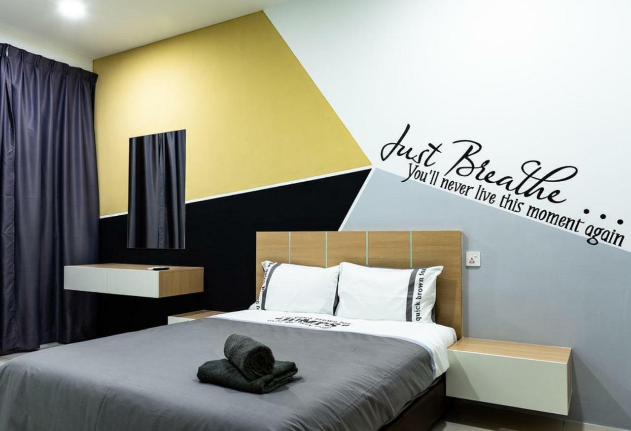 Southwest Designer Suite By D Imperio Homestay Penang バヤンレパス エクステリア 写真