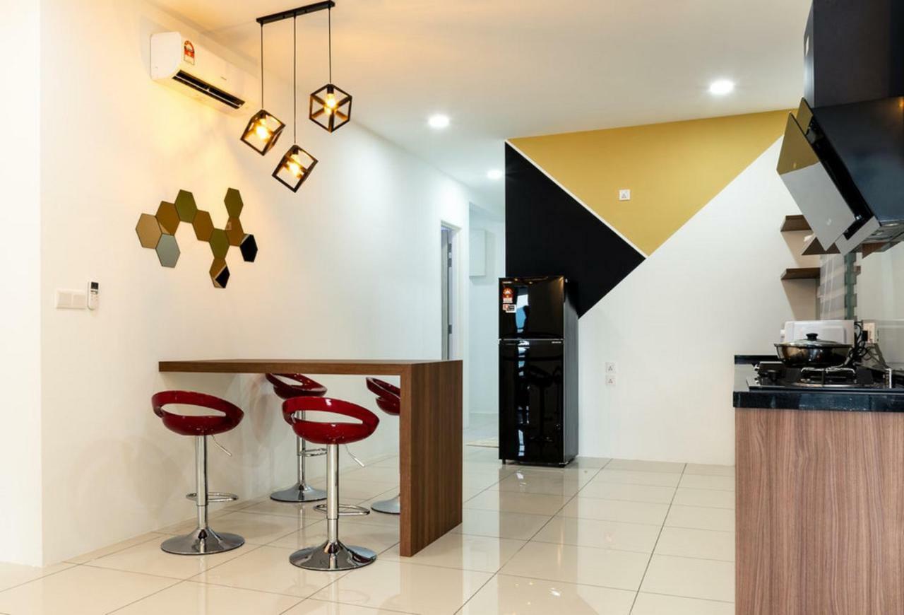 Southwest Designer Suite By D Imperio Homestay Penang バヤンレパス エクステリア 写真