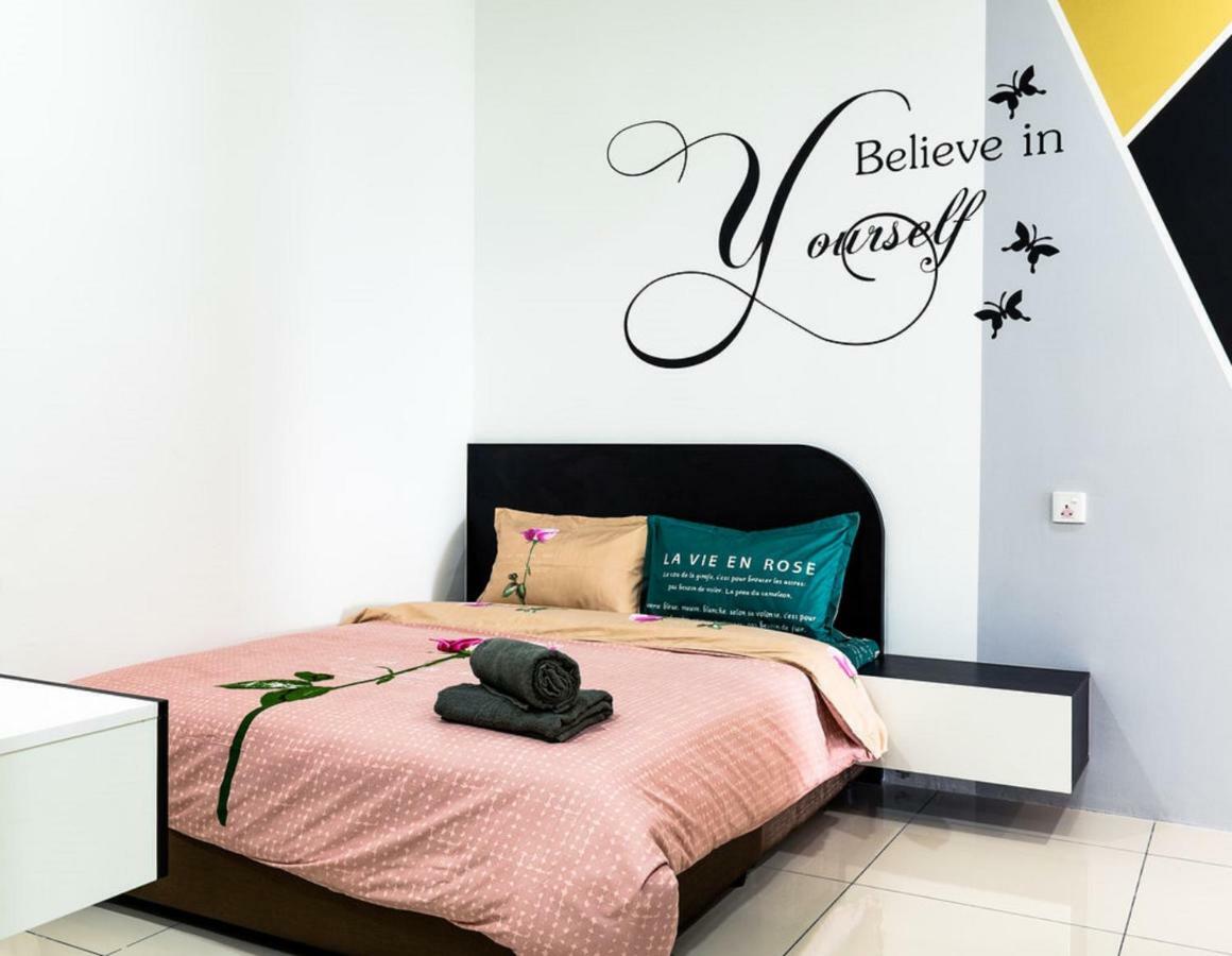 Southwest Designer Suite By D Imperio Homestay Penang バヤンレパス エクステリア 写真